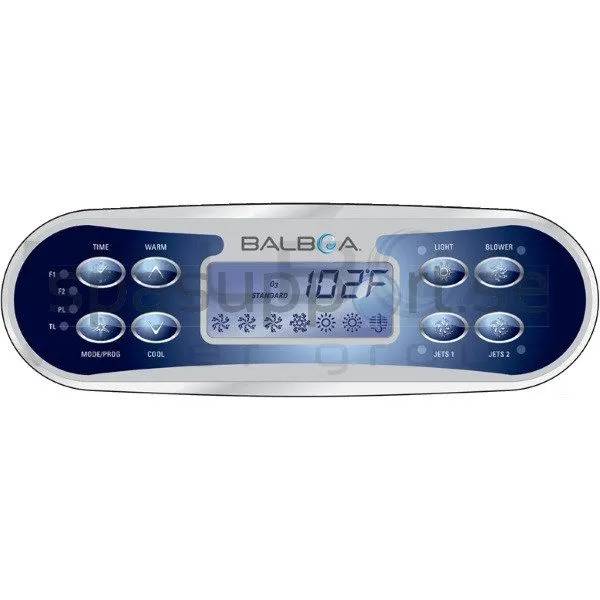 Balboa Panel ML700, ovalt kontrollpanel med LCD-display som visar 102F, knappar för Time, Warm, Light, Blower, Jets 1 och 2.
