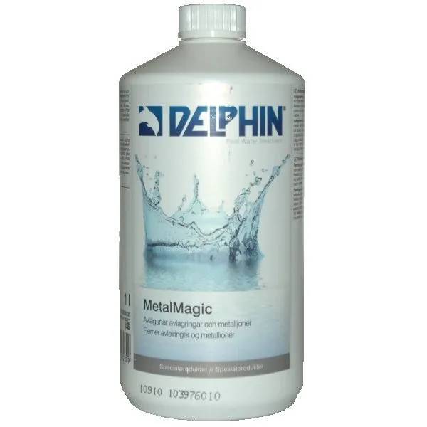 Vit 1-liters flaska Delphin MetalMagic med vattenstänk-bild, för spa och pooler mot avlagringar och metalljoner.