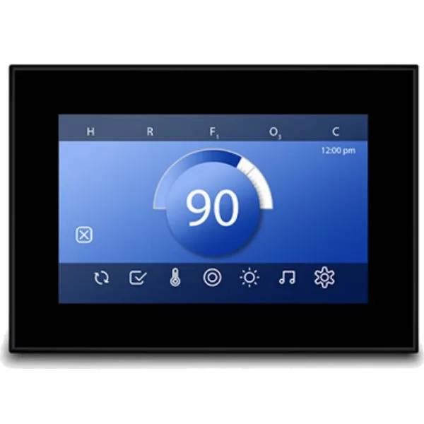 Spatouch3 C8Z touchpanel med svart ram, blå skärm som visar 90 grader, klockan 12:00 och ikonrad längst ner.