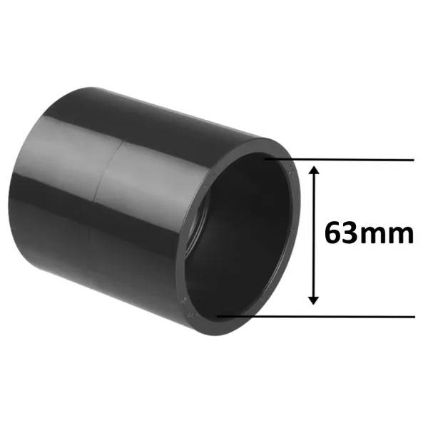 Svart PVC muff 63mm F/F i plast, rörkoppling med innerdiameter markerad med måttpilar.