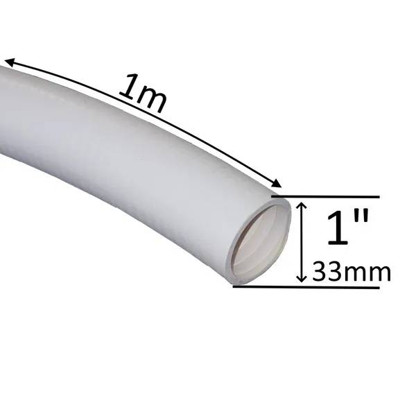 Vit böjd poolslang PVC 1" 1 m med måttpilar som visar längden 1 meter och innerdiameter 33 mm.