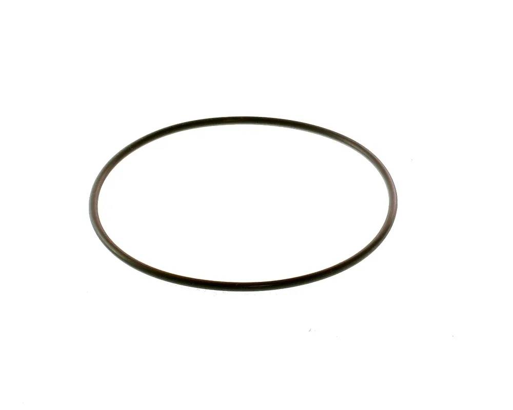O-ring JA & TDA i gummi, sedd snett ovanifrån mot vit bakgrund, reservdel till pump.