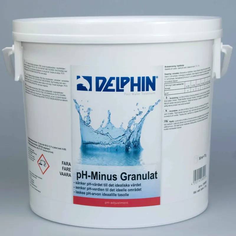 Vit hink med Delphin pH-Minus Granulat 5 kg, etikett med vattenstänk-motiv och faroangivelser i rött.