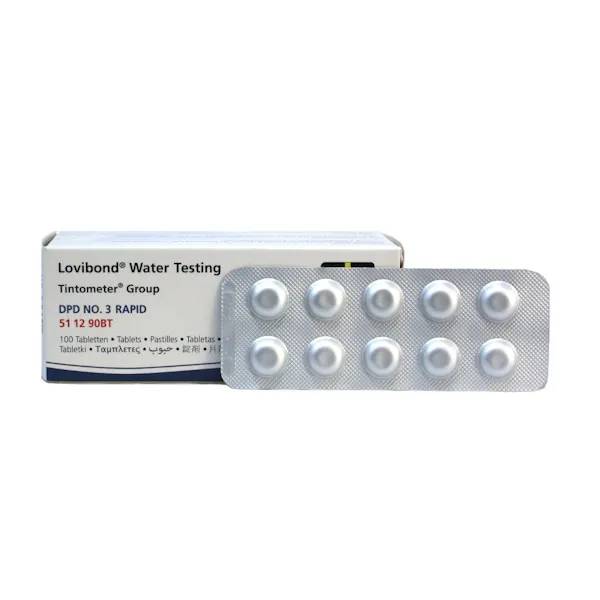 Förpackning med Lovibond DPD No. 3 Rapid testtabletter, 100 st, samt en öppnad blisterkarta med tabletter.